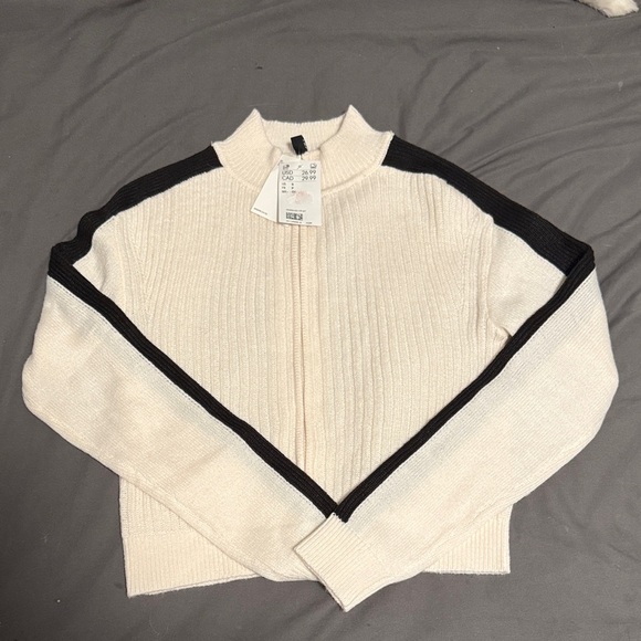 H&M Women's Cream/Black Zip-up Sweater - Picture 1 of 3